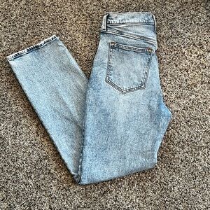 Women’s Abercrombie Ankle Straight Ultra High Rise Size 4/27  waist